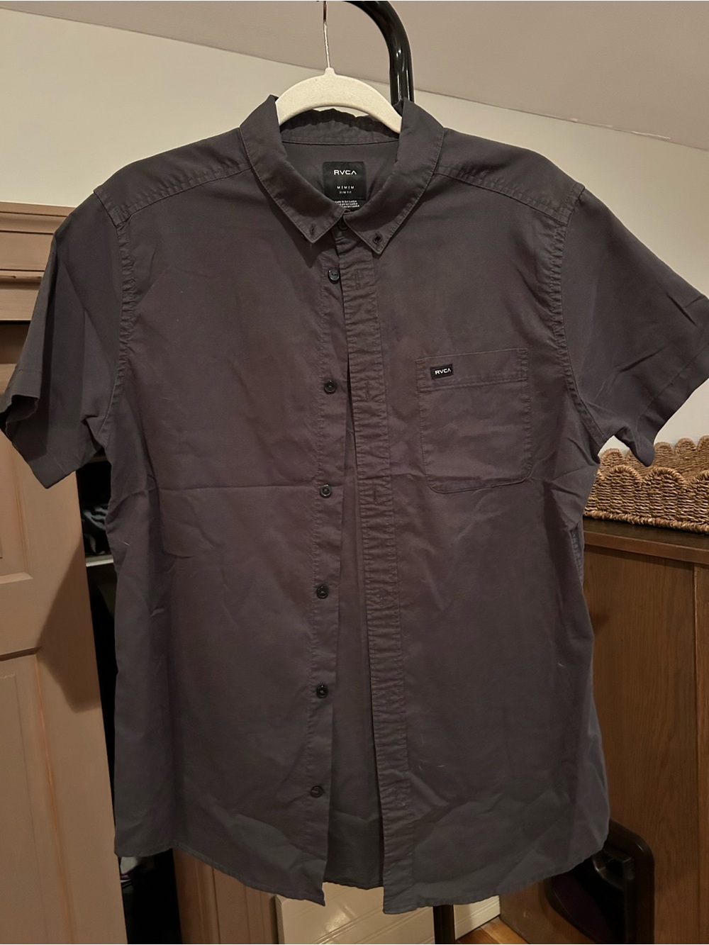 RVCA Black Slim Fit Short Sleeve Button Up Shirt Men’s Medium